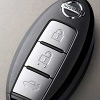 Ключ и брелок Nissan